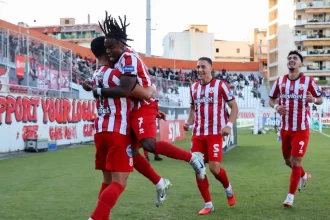 Πανσερραϊκός – Αστέρας Τρίπολης 2-1: Πρώτη νίκη των Σερραίων στην Super League