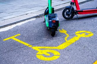 Μάχη για τη ζωή του δίνει 11χρονος μετά από ατύχημα με πατίνι - Νοσηλεύεται με κρανιοεγκεφαλικές κακώσεις σε ΜΕΘ