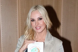 Πέγκυ Ζήνα: Μεγαλώνοντας δεν ήθελα να γίνω τραγουδίστρια, κάποιοι το επέλεξαν για μένα