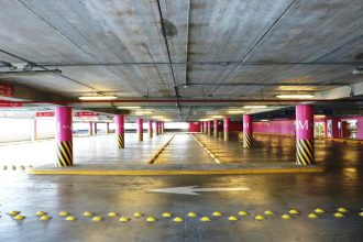 Στα ύψη οι τιμές για μια θέση πάρκινγκ