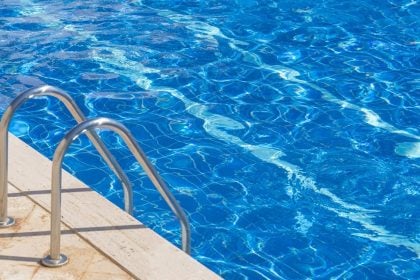 Εγκεφαλικά νεκρό το 3χρονο κοριτσάκι που βρέθηκε σε πισίνα στη Ρόδο