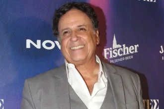 Χάρης Ρώμας: «Με εκτίναξε το «Καφέ της Χαράς» σαν καλλιτέχνη πρώτης γραμμής, τετραπλασιάστηκε το κασέ μου»