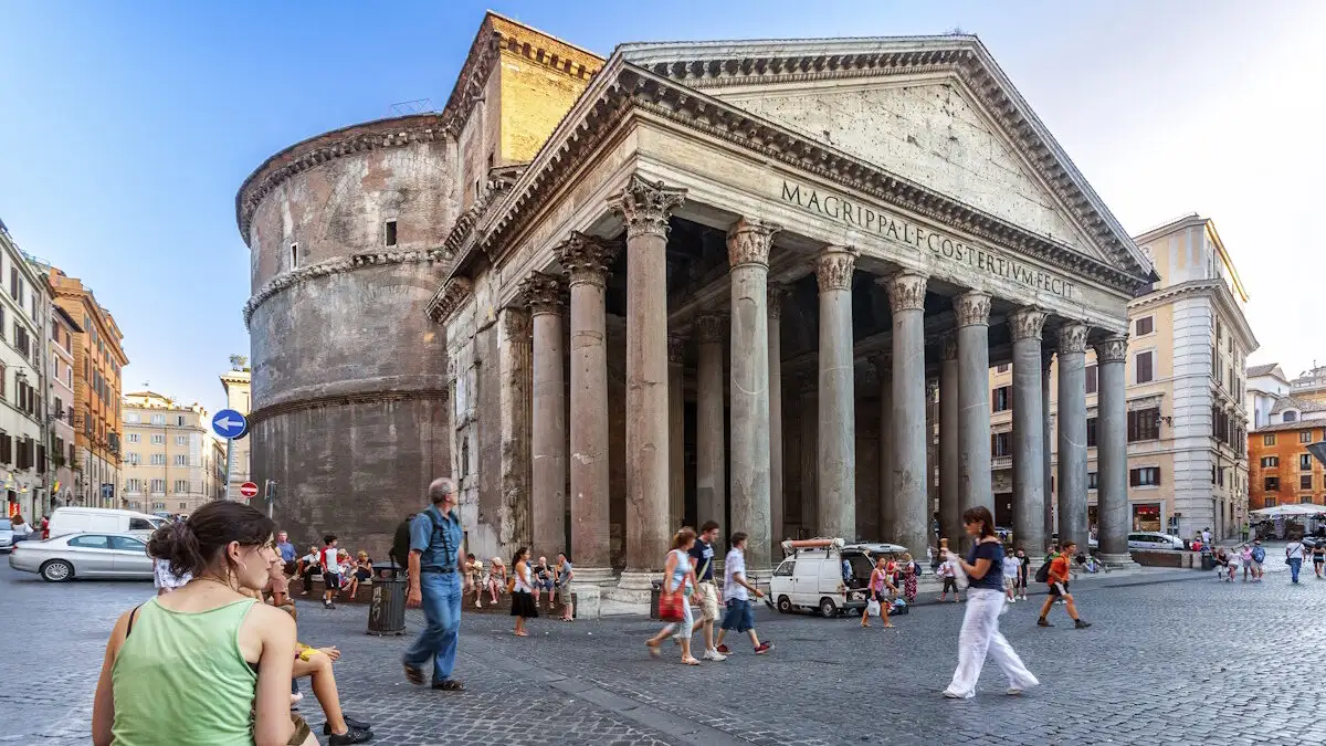 Τραγωδία στη Ρώμη: Ιάπωνας τουρίστας πέθανε πέφτοντας από τον τοίχο που περιβάλει το Πάνθεον