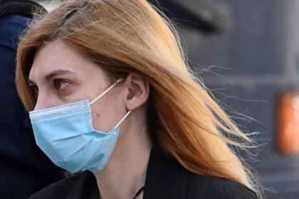 Ρούλα Πισπιρίγκου: "Πάσχει από ερυθηματώδη λύκο, έχει χάσει πάνω από 30 κιλά"