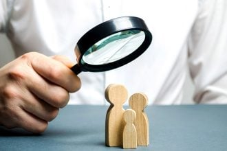 Δημογραφικό SOS: Σε 15 νομούς της χώρας είχαμε περισσότερους θανάτους από γεννήσεις για περισσότερα από 41 χρόνια 