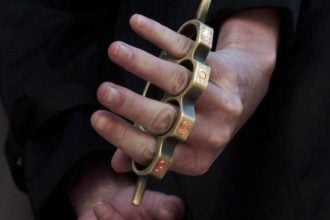 Πάτρα: Αδιανόητο περιστατικό παραβατικότητας ανηλίκων - Του ζήτησαν χρήματα απειλώντας τον με σουγιά και σιδερογροθιά!