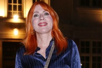 Σμαράγδα Καρύδη: «Όταν διάβασα το “Πάρα πέντε” ήξερα ότι θα γίνει επιτυχία, το reunion δεν θα είναι σαν τα “Φιλαράκια”, αλλά πιο καλό»