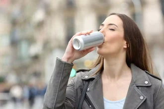 Αυτά τα αναψυκτικά βλάπτουν το ήπαρ – Και δεν είναι αυτά που νομίζετε