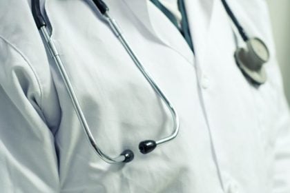 Τέλος στα κακογραμμένα παραπεμπτικά των γιατρών έβαλε η Ινδία – «Ούτε ένα γράμμα δεν ήταν ευανάγνωστο»