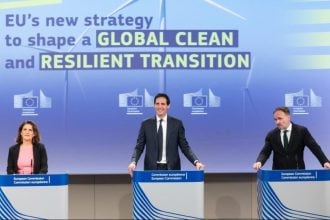 Νέα στρατηγική της ΕΕ για παγκόσμια καθαρή και ανθεκτική μετάβαση