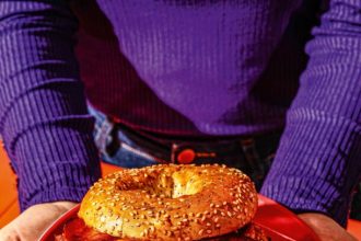 Τοστ με μπέικον, αυγό και τυρί