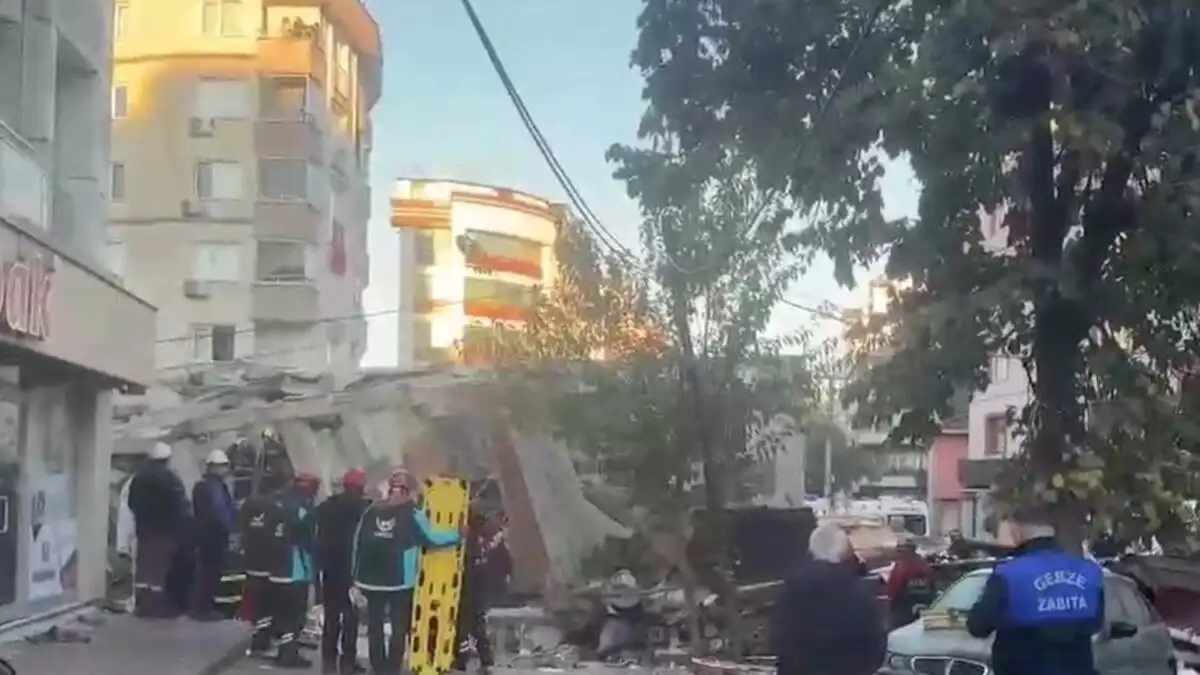 Τουρκία: Κατέρρευσε εξαώροφο κτίριο, φόβοι για πολλούς παγιδευμένους ΒΙΝΤΕΟ