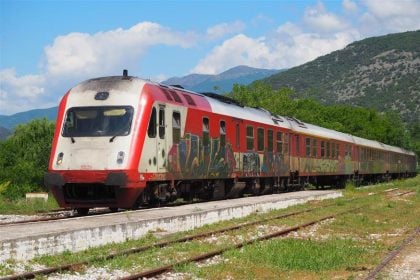 Δεν έχει τέλος η ταλαιπωρία στα τρένα: Ακινητοποιήθηκε συρμός, λόγω βλάβης, στη διαδρομή Κιάτο-Αίγιο - Με λεωφορείο στον προορισμό τους οι επιβάτες