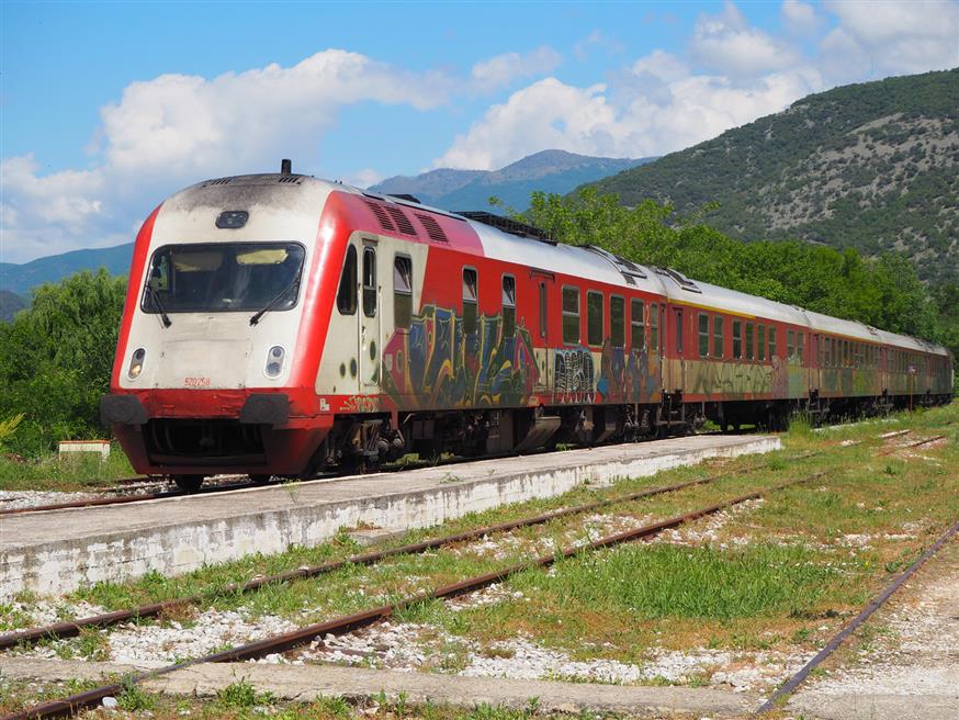 Δεν έχει τέλος η ταλαιπωρία στα τρένα: Ακινητοποιήθηκε συρμός, λόγω βλάβης, στη διαδρομή Κιάτο-Αίγιο - Με λεωφορείο στον προορισμό τους οι επιβάτες