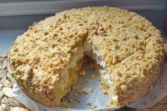 Τριφτή μηλόπιτα με κρέμα