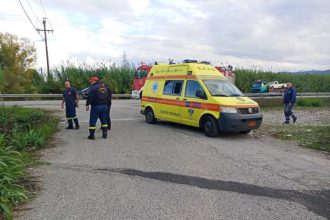 Πατρών - Πύργου: Τρελή πορεία αυτοκινήτου - Στο νοσοκομείο ο οδηγός (ΦΩΤΟ)