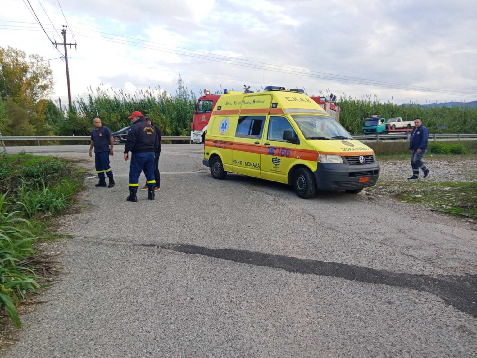 Πατρών - Πύργου: Τρελή πορεία αυτοκινήτου - Στο νοσοκομείο ο οδηγός (ΦΩΤΟ)