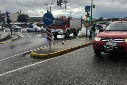 Αγρίνιο: Σοβαρό τροχαίο με εμπλοκή τριών οχημάτων - Τραυματίας στο νοσοκομείο (ΦΩΤΟ)