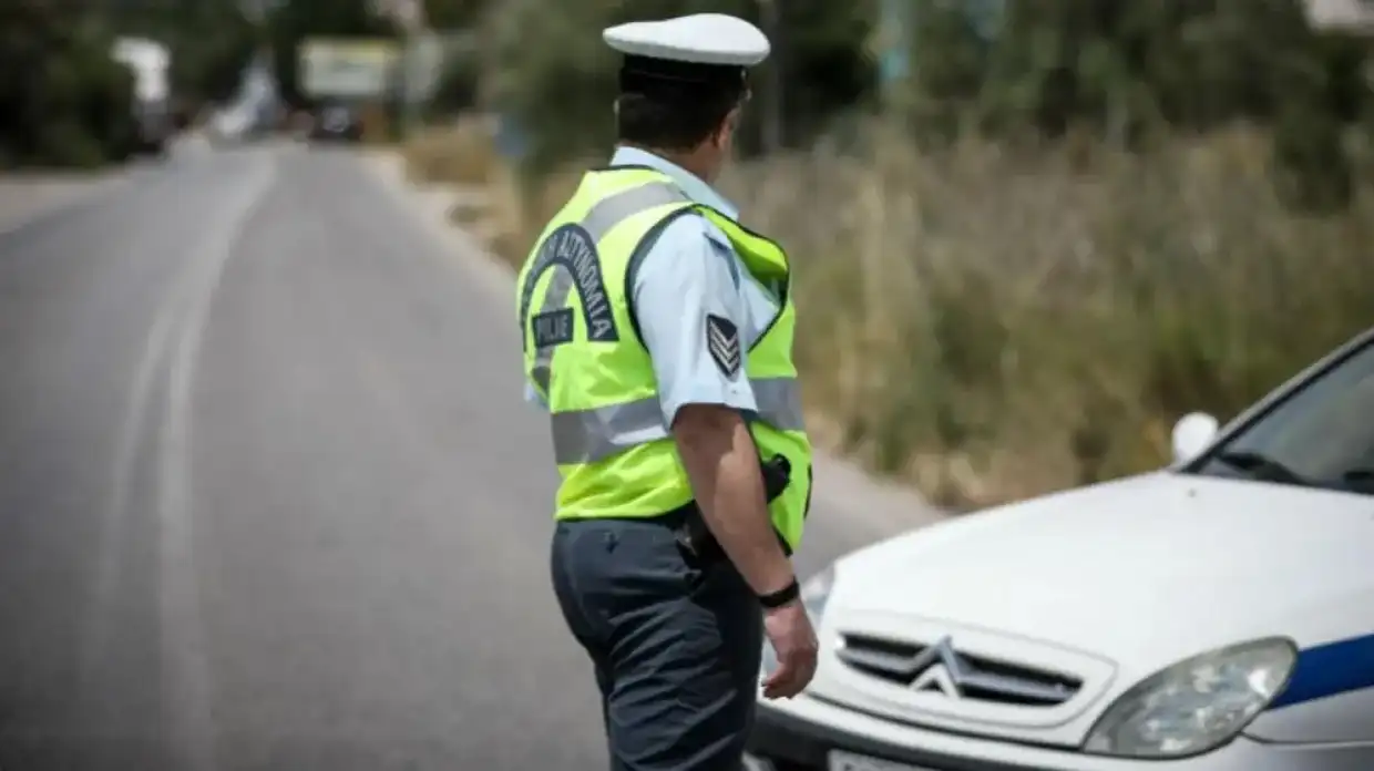 Δυτ. Ελλάδα: Πήγε να αποφύγει τροχονομικό έλεγχο και τράκαρε