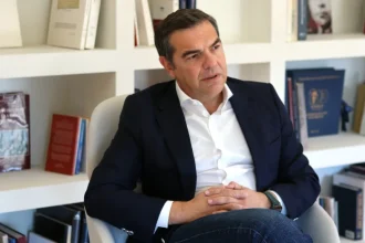 Αλέξης Τσίπρας: Στην κολυμπήθρα της κοινωνίας, με εμπιστοσύνη στις δυνάμεις του λαού