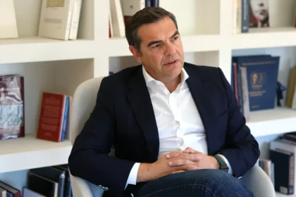 Αλέξης Τσίπρας: Στην κολυμπήθρα της κοινωνίας, με εμπιστοσύνη στις δυνάμεις του λαού