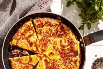 Γρήγορη τυρόπιτα τηγανιού σε στρώσεις