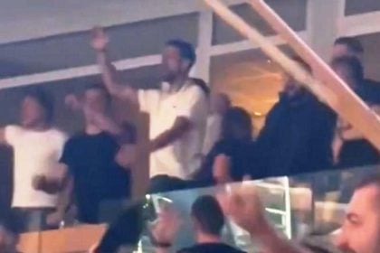 Ο Τζόκοβιτς τραγούδησε χοροπηδώντας σύνθημα για τον Ολυμπιακό στο Ερυθρός Αστέρας - Μπασκόνια!
