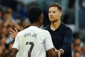 Αλόνσο: «Μιλήσαμε με τον Βινίσιους, λήξαν το θέμα»