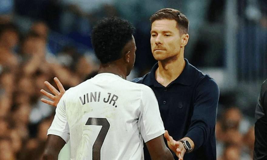 Αλόνσο: «Μιλήσαμε με τον Βινίσιους, λήξαν το θέμα»