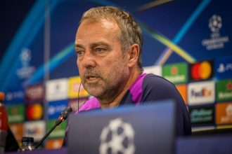 Εγκώμια Φλικ για Ολυμπιακό: «Από τις καλύτερες ομάδες επιθετικά, θέλει προσοχή»