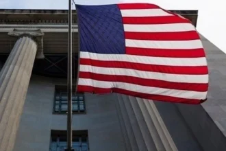 Scope: Υποβάθμισε κατά μία βαθμίδα τις ΗΠΑ – Οι κίνδυνοι για την αμερικανική οικονομία