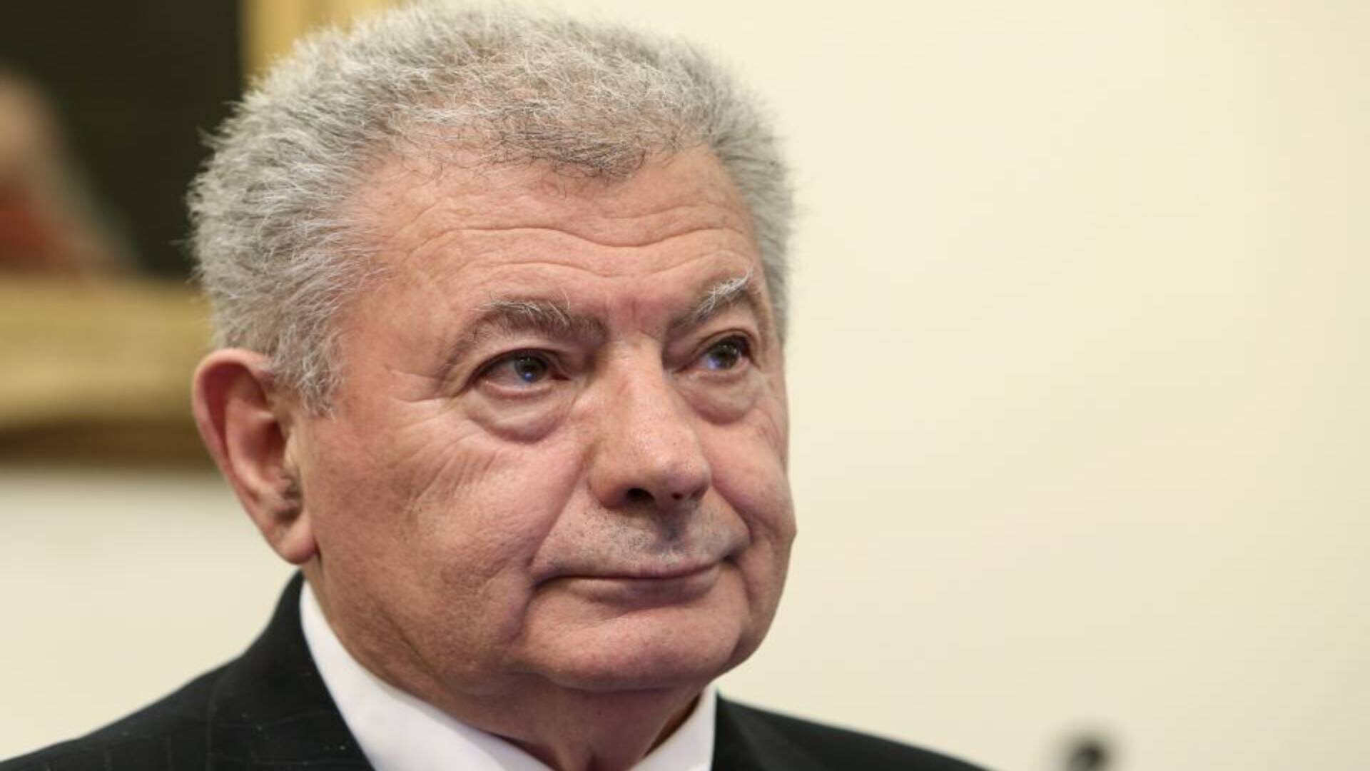 Δίκη Σήφη Βαλυράκη: «Τα τραύματα ήταν όλα θανατηφόρα, σφαγιασμός», λέει η σύζυγός του και επιμένει ότι ήταν δολοφονία