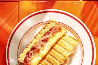 Βαρκελωνέζικο bikini toast