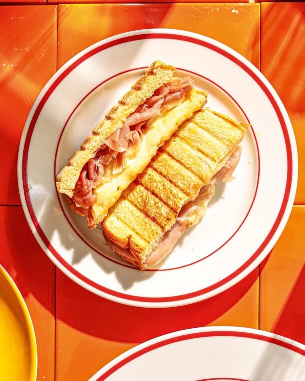 Βαρκελωνέζικο bikini toast