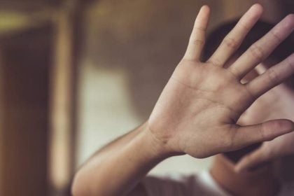 Κάθε μη συναινετική σεξουαλική πράξη θα συνιστά πλέον σεξουαλική επίθεση στη Γαλλία