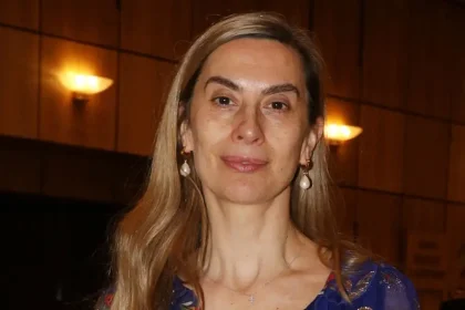 Βίκυ Βολιώτη: «Το να χάνεις το παιδί σου, να μην ξέρεις που είναι και τι κάνει είναι μια τρέλα»