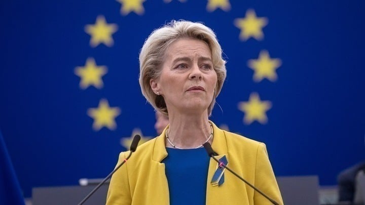 Το Ευρωπαϊκό Κοινοβούλιο απέρριψε με συντριπτική πλειοψηφία τις δύο προτάσεις μομφής κατά της Ούρσουλα φον ντερ Λάιεν