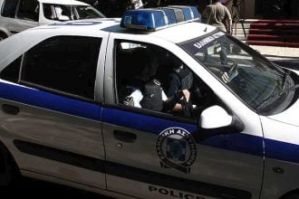 Δικογραφία σε βάρος δύο ανηλίκων και ενός 18χρονου για φθορές σε πεζοδρόμους