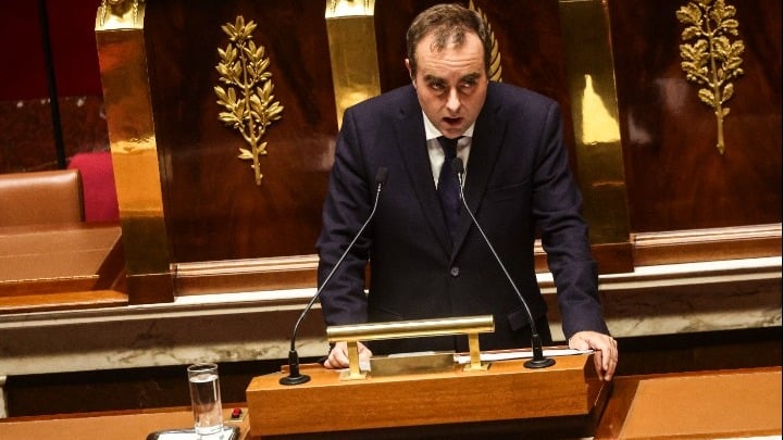 Γαλλία: Αναστέλλεται η μεταρρύθμιση του συνταξιοδοτικού έως τις προεδρικές εκλογές του 2027
