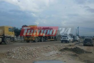 Μιντιλόγλι: Έπεσε από φορτηγό στα έργα - Τραυματισμένος οδηγός στο νοσοκομείο (ΦΩΤΟ)