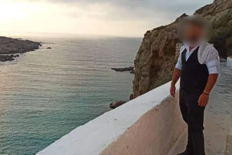 Παραδόθηκε ο 23χρονος που δολοφόνησε τον θείο του σε γλέντι στην Κρήτη