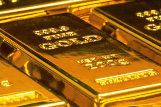 Χρυσός: Νέο ιστορικό υψηλό για την τιμή του – Σχεδόν στα 4.400 δολάρια ανά ουγγιά