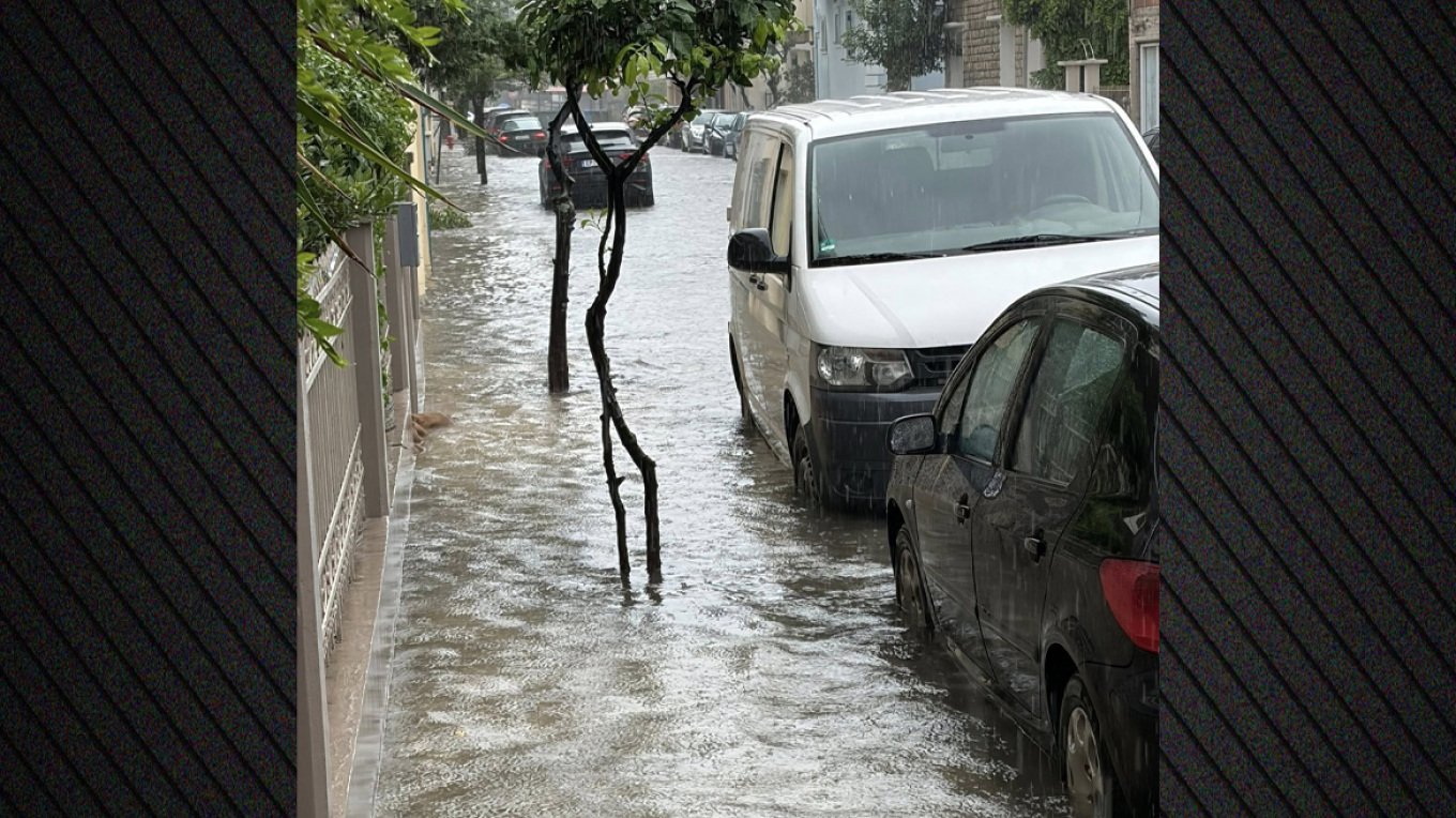 Μεσολόγγι: Πλημμύρισαν σπίτια και δρόμοι - Δεκάδες κλήσεις στην Πυροσβεστική για αντλήσεις και απεγκλωβισμούς (ΦΩΤΟ)