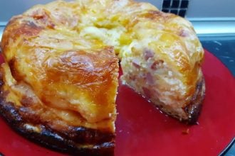 Ζαμπονοκασερόπιτα σουφλέ