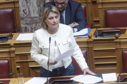 Χριστίνα Αλεξοπούλου: Αναφορά στη Βουλή για τα αιτήματα των τριτέκνων
