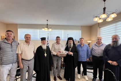 Δήμος Δυτικής Αχαΐας: Παράδοση σχολικών ειδών από τη Μητρόπολη για τους μαθητές των πυρόπληκτων περιοχών
