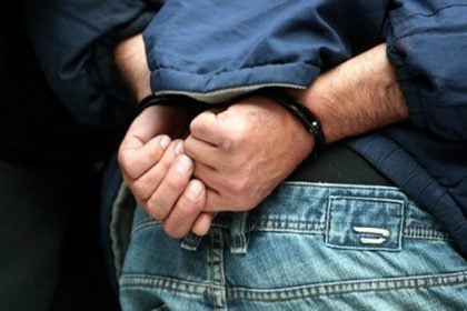 Συνελήφθη άνδρας για ληστεία και κλοπή σε σούπερ μάρκετ