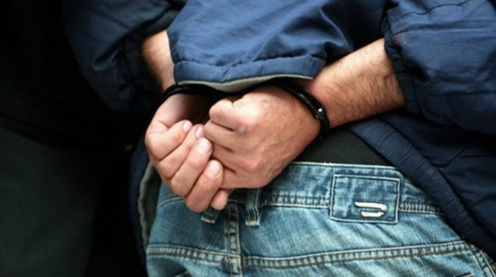 Πάτρα: Συνελήφθη άνδρας για ληστεία και κλοπή σε σούπερ μάρκετ