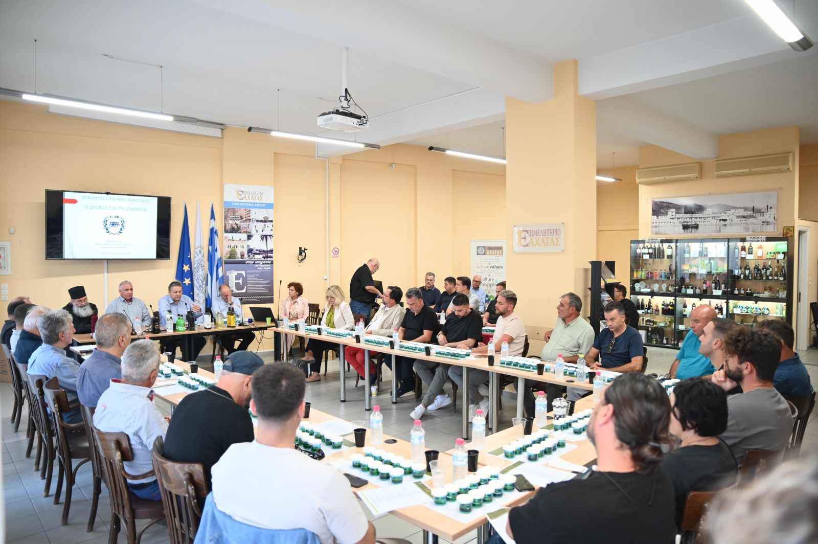Κοσμοσυρροή στο σεμινάριο που διοργάνωσε το Επιμελητήριο Αχαΐας, στο Αίγιο, για το ελαιόλαδο