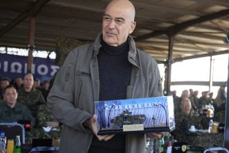 Δένδιας για την Ημέρα Ενόπλων Δυνάμεων: «Θωρακίζουμε την Ελλάδα με αλλαγές σε μέσα και φιλοσοφία»